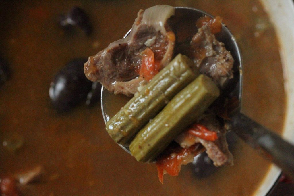 Moringa fruits and goat meat stew recipe