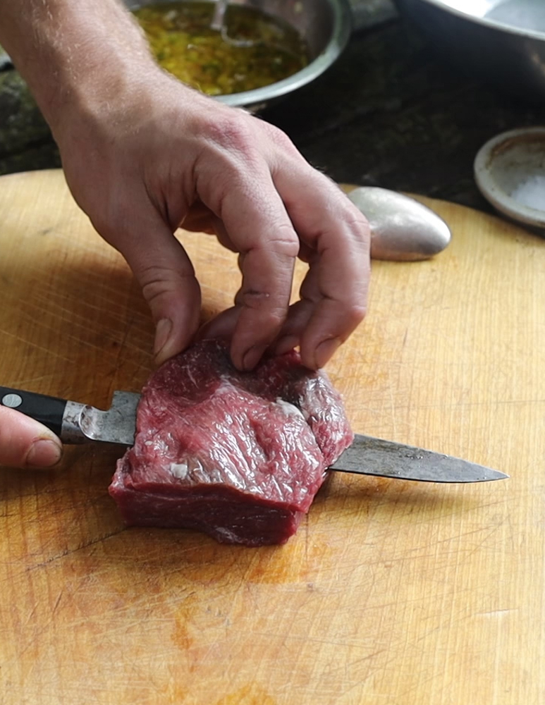 Cutting lamb or goat tartare